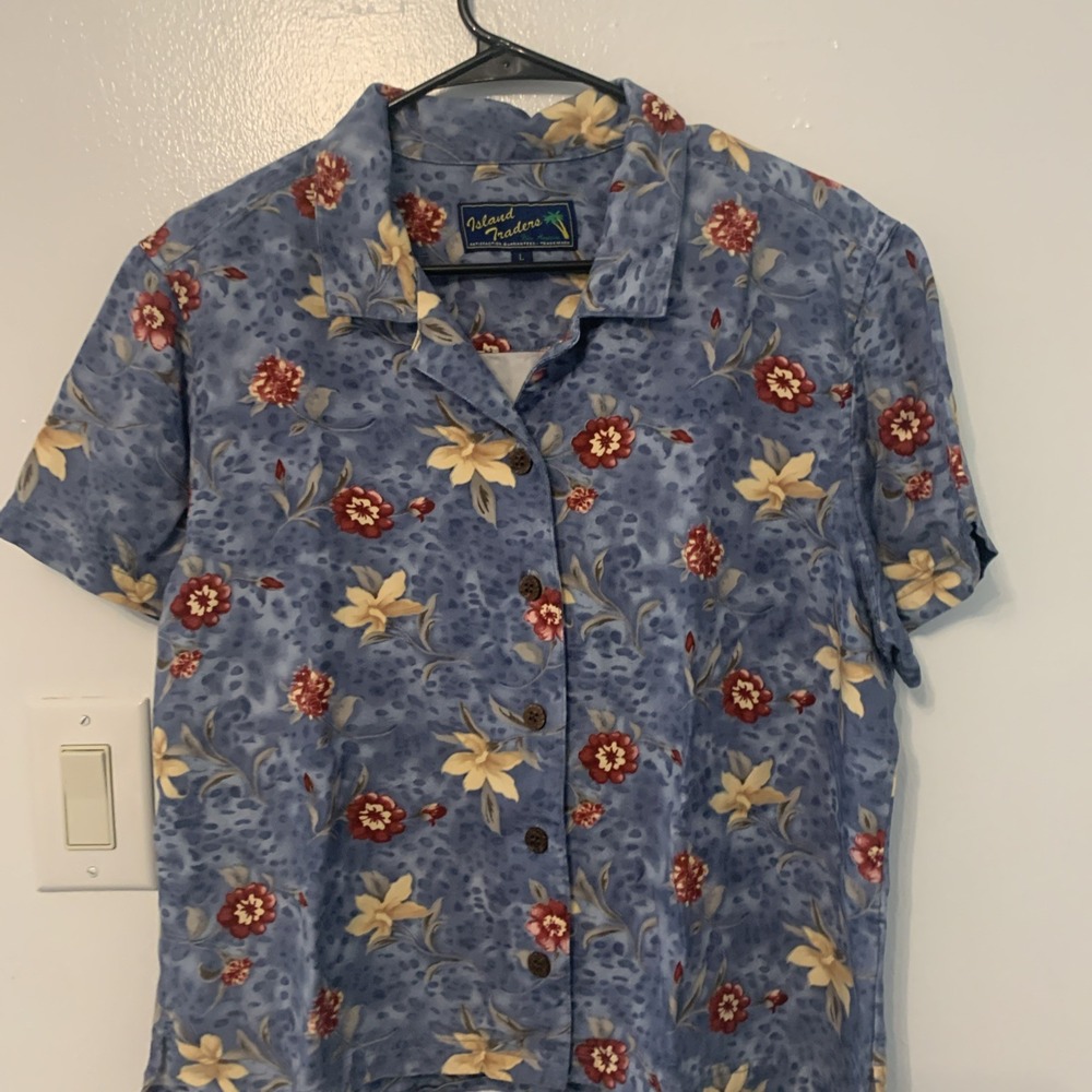 Island Traders Hawaiian Shirt Blouse Size L Multicolor Rayon Floral Short Sleeve